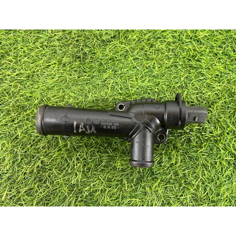 Фланец системы охлаждения (система охлаждения) Volkswagen Amarok 2H 2012 2.0 03L121131M