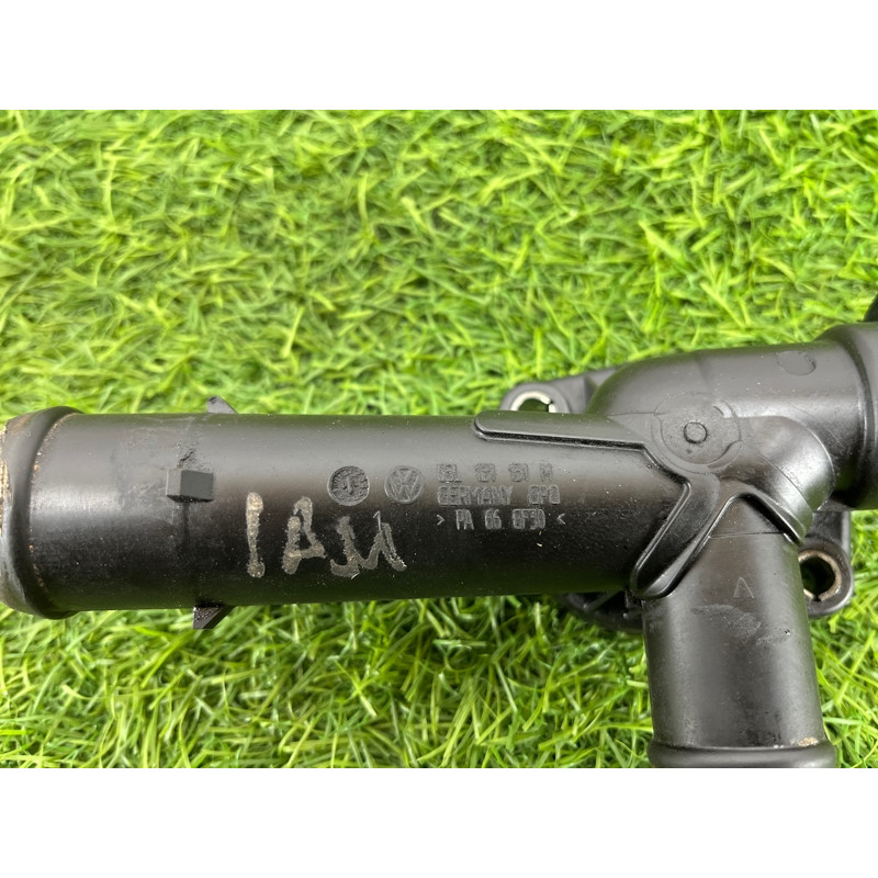 Фланец системы охлаждения (система охлаждения) Volkswagen Amarok 2H 2012 2.0 03L121131M