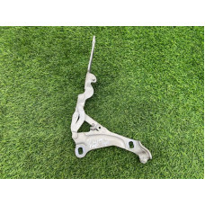 Петля капота