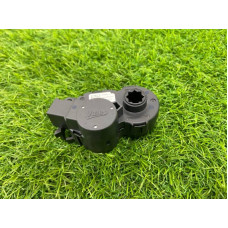 Привод заслонки отопителя