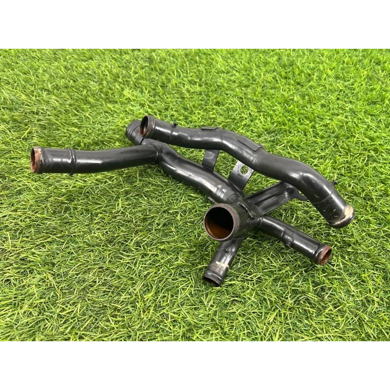 Трубка системы охлаждения (система охлаждения) Volkswagen Amarok 2H 2012 2.0 03L121049G