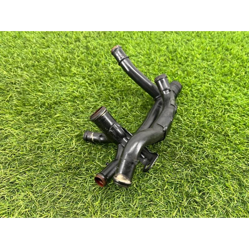 Трубка системы охлаждения (система охлаждения) Volkswagen Amarok 2H 2012 2.0 03L121049G