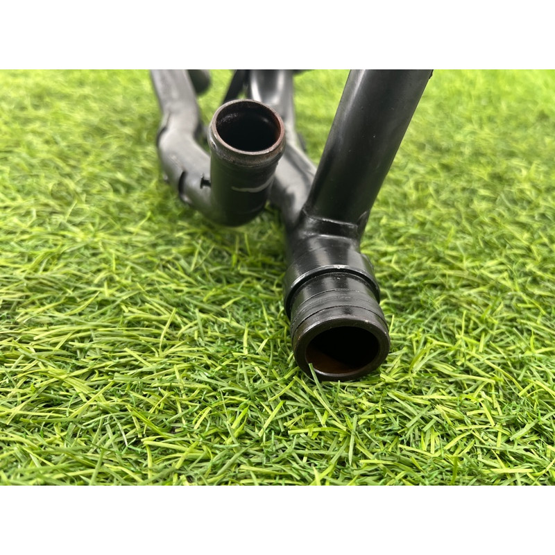 Трубка системы охлаждения (система охлаждения) Volkswagen Amarok 2H 2012 2.0 03L121049G