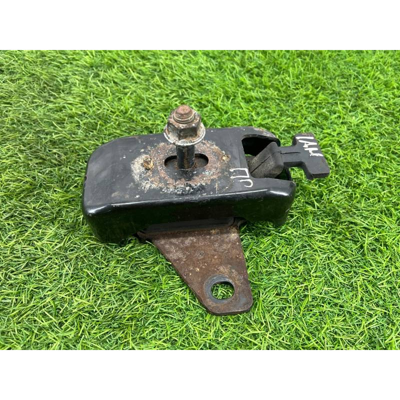 Подушка двигателя (двигатель и элементы) Volkswagen Amarok 2H 2012 2.0 2H0199256A