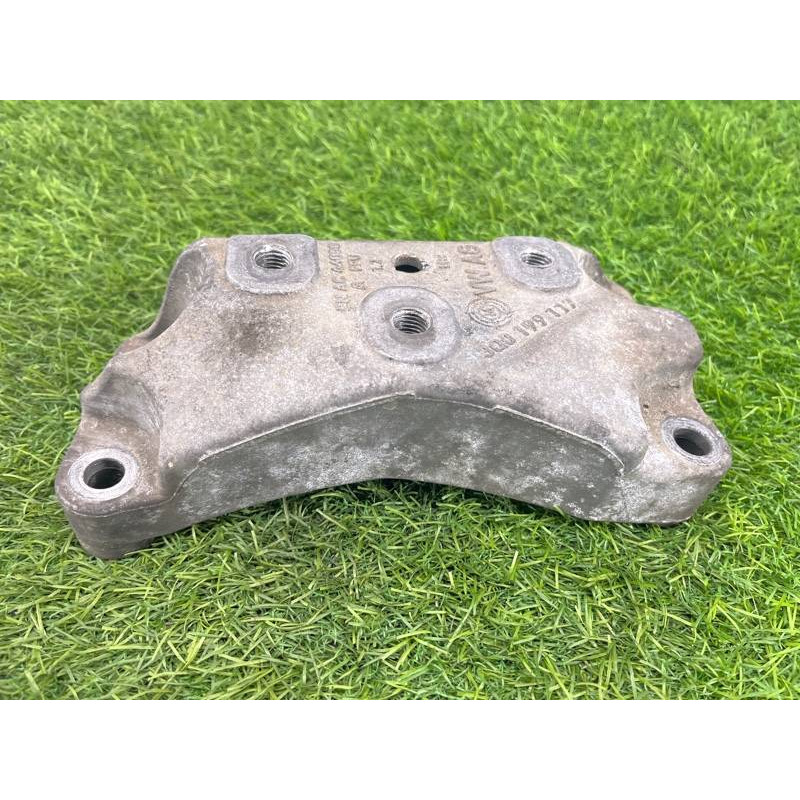 Кронштейн (двигатель и элементы) Volkswagen Passat B8 2016 2.0 tdi 3Q0199117