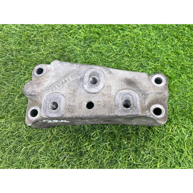 Кронштейн (двигатель и элементы) Volkswagen Passat B8 2016 2.0 tdi 3Q0199117