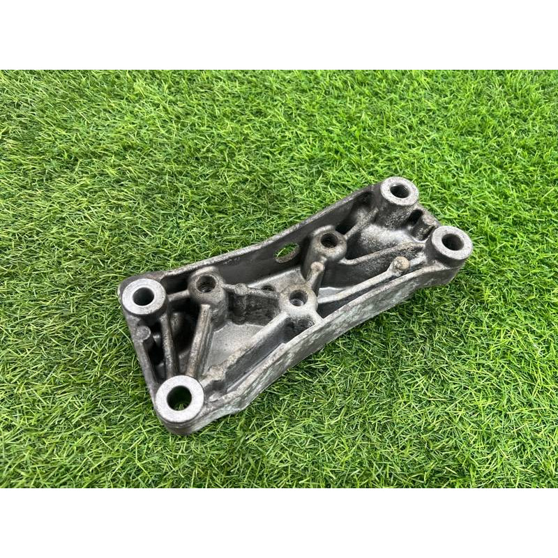 Кронштейн (двигатель и элементы) Volkswagen Passat B8 2016 2.0 tdi 3Q0199117