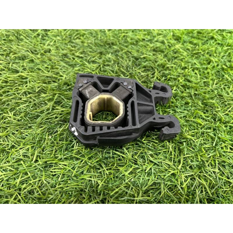 Крепление радиатора (кузов и элементы) Volkswagen Passat B8 2016 2.0 tdi 5Q0121367D