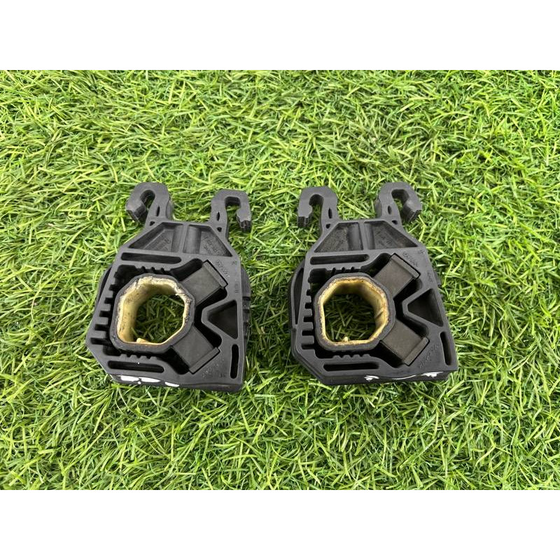 Крепление радиатора (кузов и элементы) Volkswagen Passat B8 2016 2.0 tdi 5Q0121367D