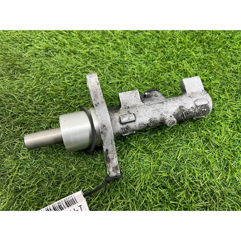 Главный тормозной цилиндр (тормозная система) Volkswagen Golf 1K 2004 2.0 BKD 2903wjt8