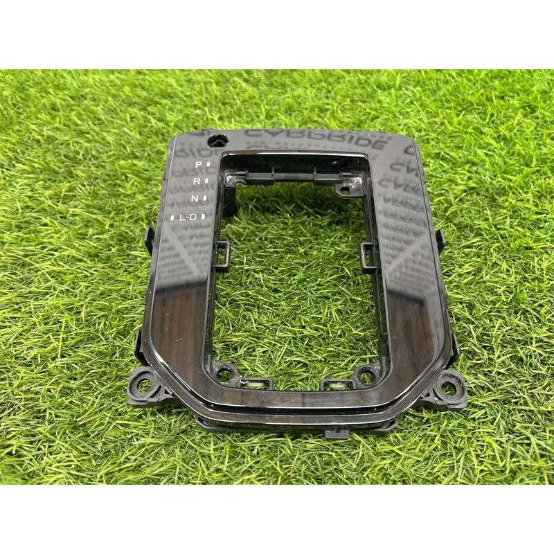 Накладка центральной консоли (салон) Subaru Forester SK 2020 2.5 35170SJ090