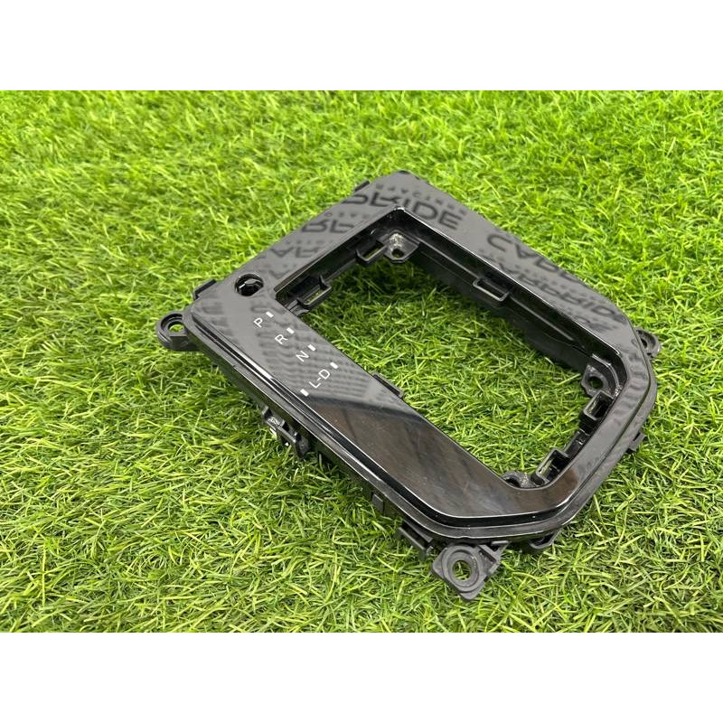 Накладка центральной консоли (салон) Subaru Forester SK 2020 2.5 35170SJ090