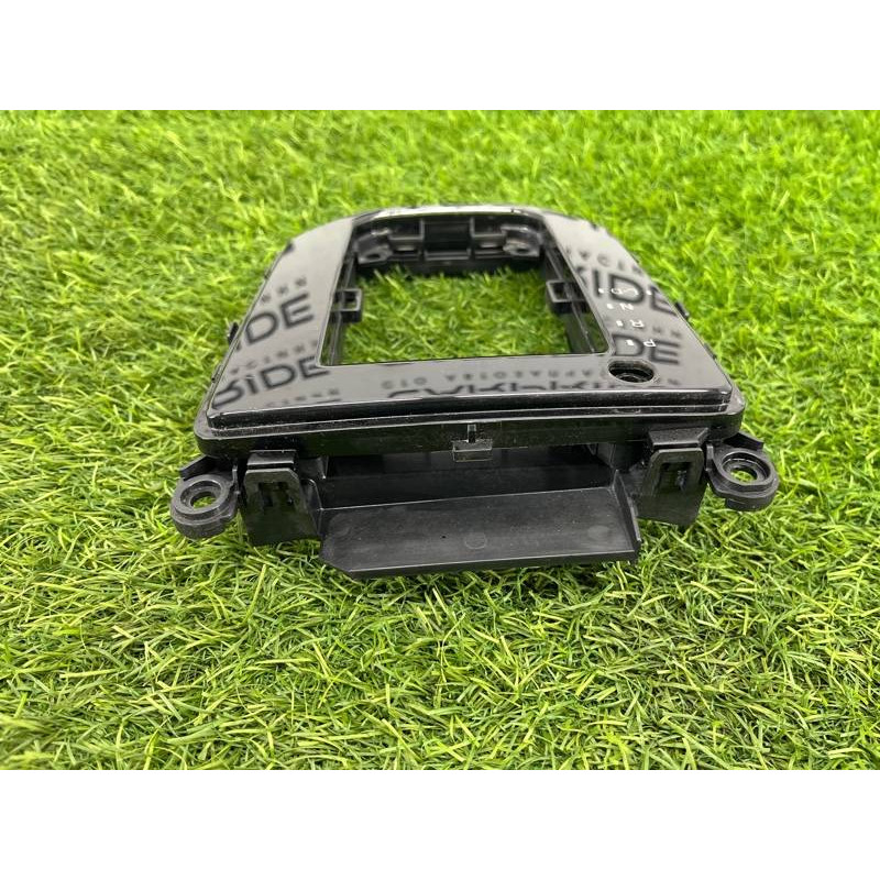 Накладка центральной консоли (салон) Subaru Forester SK 2020 2.5 35170SJ090