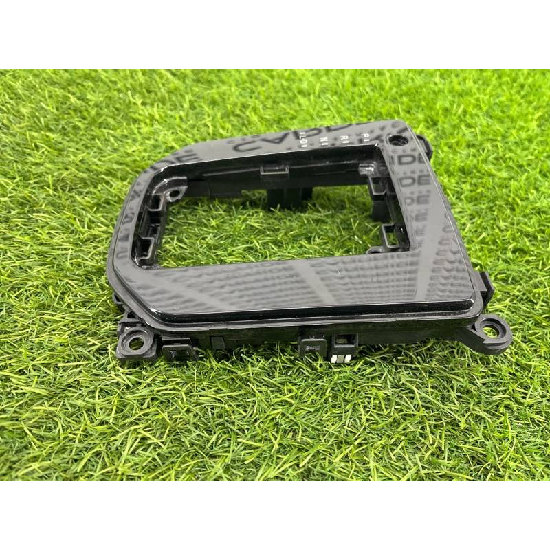 Накладка центральной консоли (салон) Subaru Forester SK 2020 2.5 35170SJ090