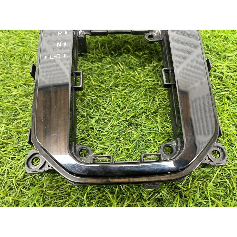 Накладка центральной консоли (салон) Subaru Forester SK 2020 2.5 35170SJ090