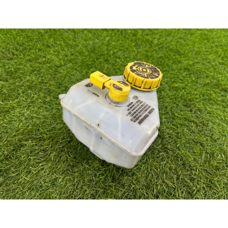 Бачок тормозной жидкости (тормозная система) Volkswagen Amarok 2H 2012 2.0 2H0611303