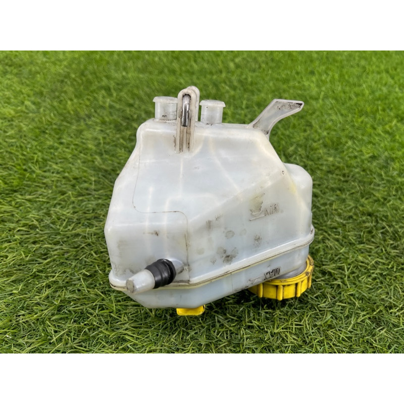 Бачок тормозной жидкости (тормозная система) Volkswagen Amarok 2H 2012 2.0 2H0611303