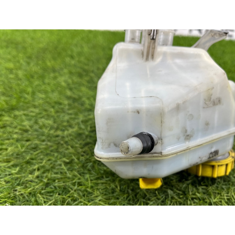 Бачок тормозной жидкости (тормозная система) Volkswagen Amarok 2H 2012 2.0 2H0611303