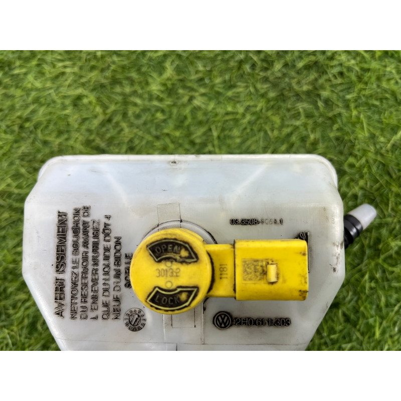 Бачок тормозной жидкости (тормозная система) Volkswagen Amarok 2H 2012 2.0 2H0611303