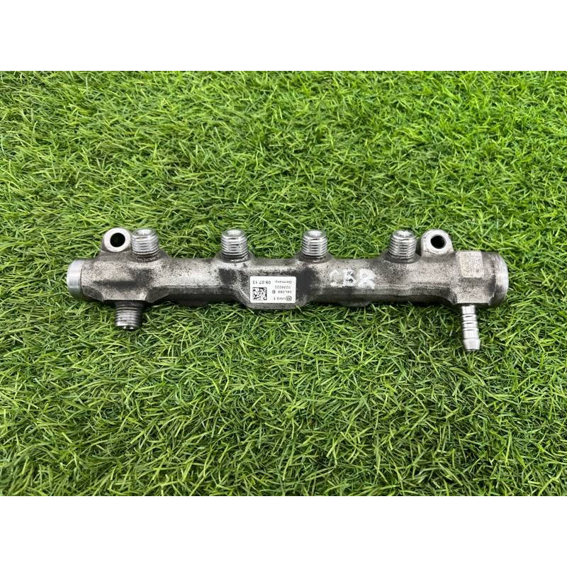 Топливная рампа (топливная система) Volkswagen Passat B8 2016 2.0 tdi 04L130089G