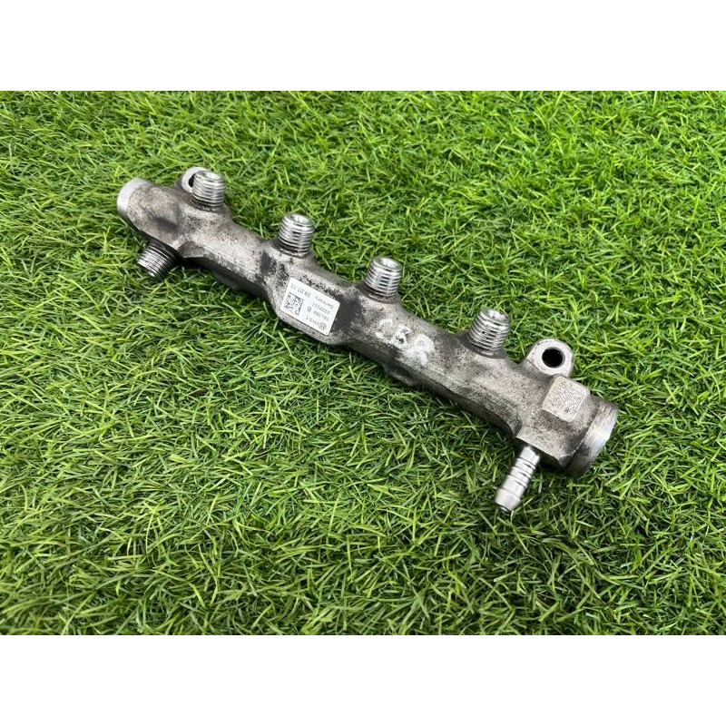 Топливная рампа (топливная система) Volkswagen Passat B8 2016 2.0 tdi 04L130089G