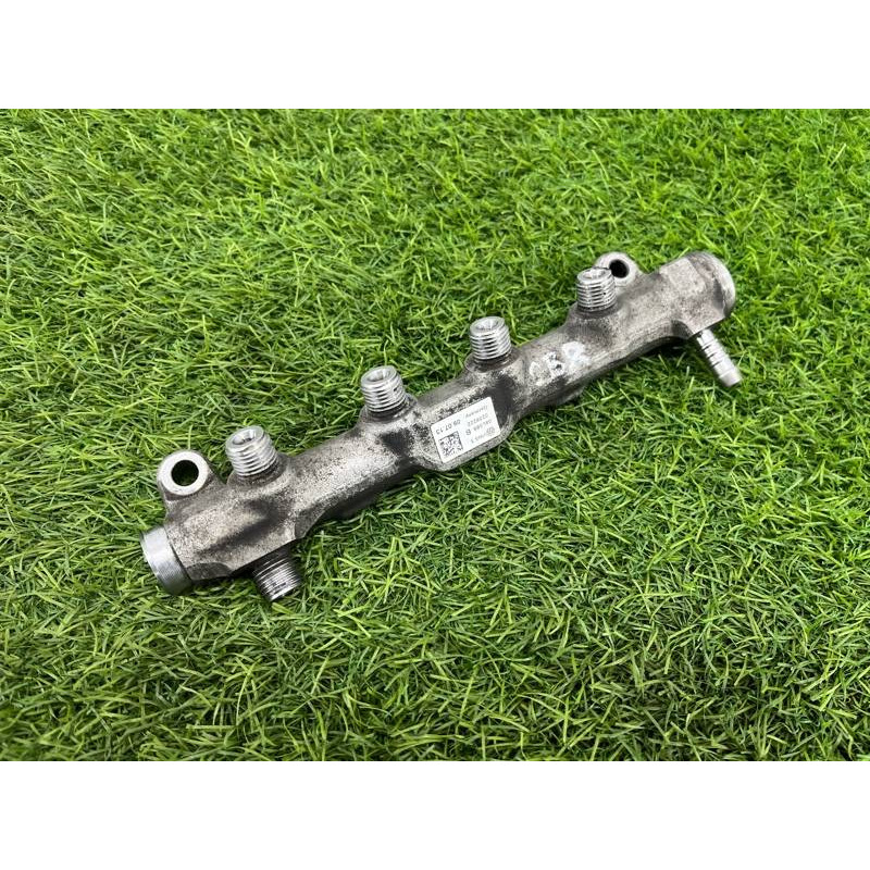 Топливная рампа (топливная система) Volkswagen Passat B8 2016 2.0 tdi 04L130089G