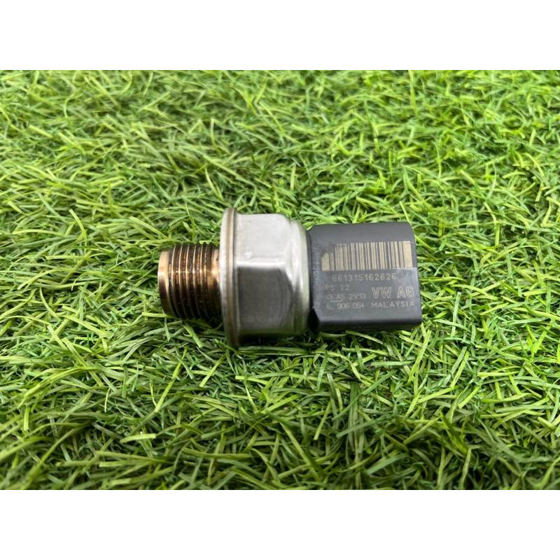 Датчик давления топлива (электрика / датчики) Volkswagen Passat B8 2016 2.0 tdi 04L906054