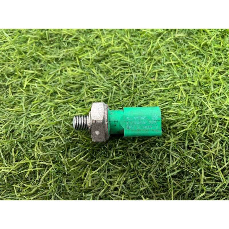 Датчик давления масла (электрика двигателя) Volkswagen Passat B8 2016 2.0 tdi 04L919081