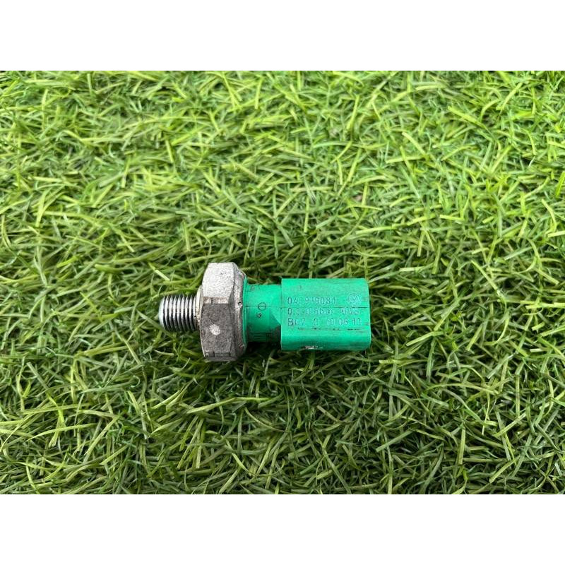 Датчик давления масла (электрика двигателя) Volkswagen Passat B8 2016 2.0 tdi 04L919081