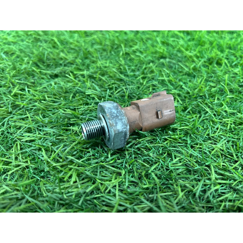 Датчик давления масла (электрика двигателя) Volkswagen Passat B8 2016 2.0 tdi 04L919081B