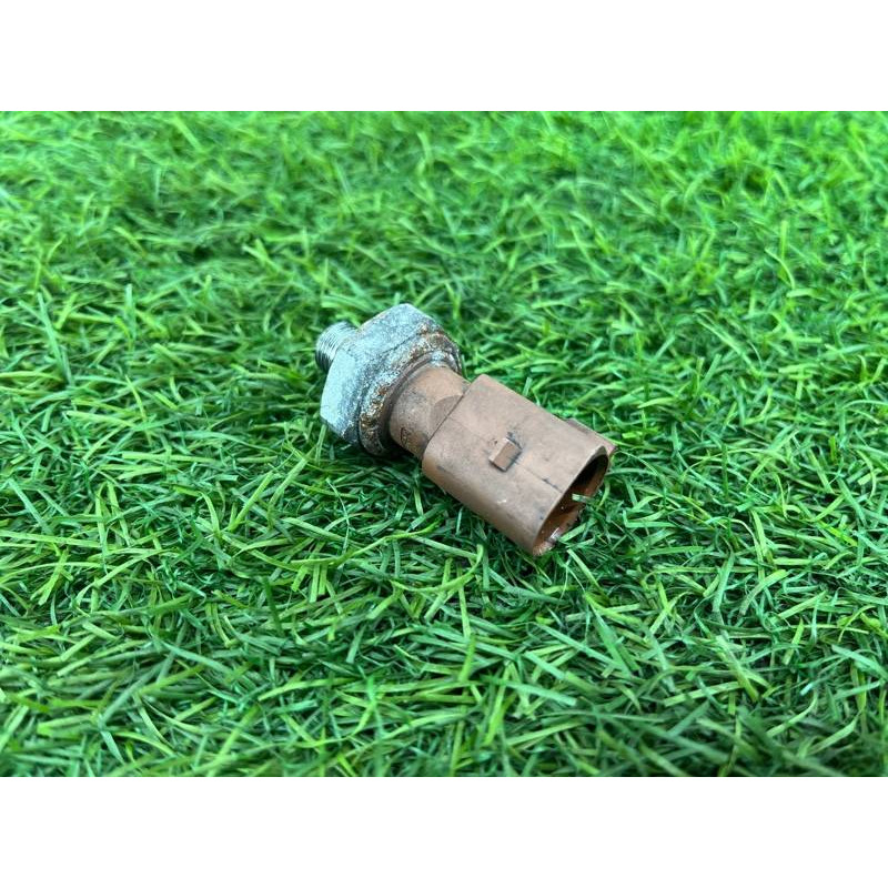 Датчик давления масла (электрика двигателя) Volkswagen Passat B8 2016 2.0 tdi 04L919081B