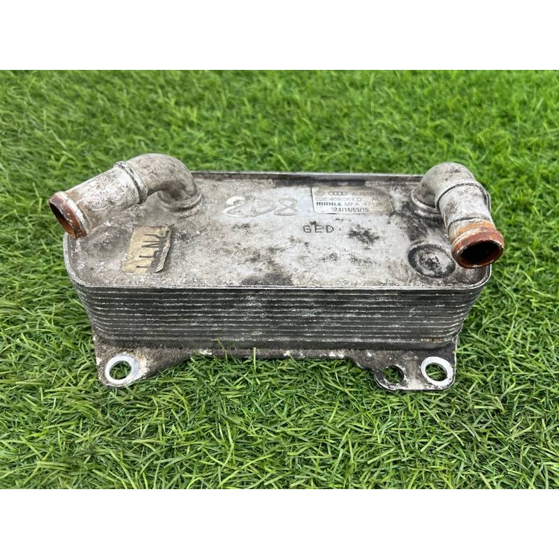 Теплообменник масляного фильтра (двигатель и элементы) Volkswagen Passat B8 2016 2.0 tdi 02E409061D