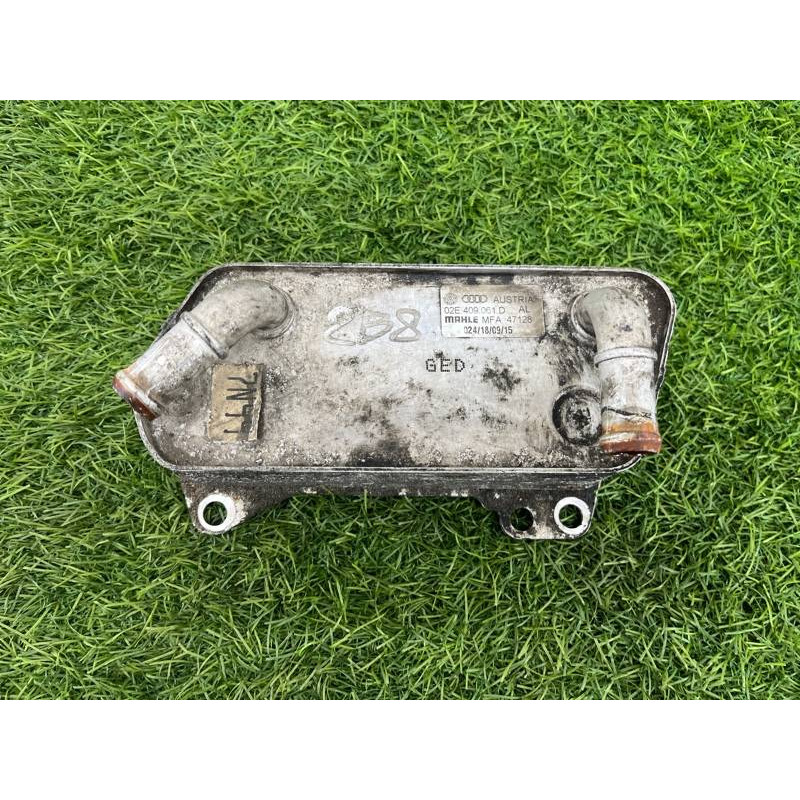 Теплообменник масляного фильтра (двигатель и элементы) Volkswagen Passat B8 2016 2.0 tdi 02E409061D