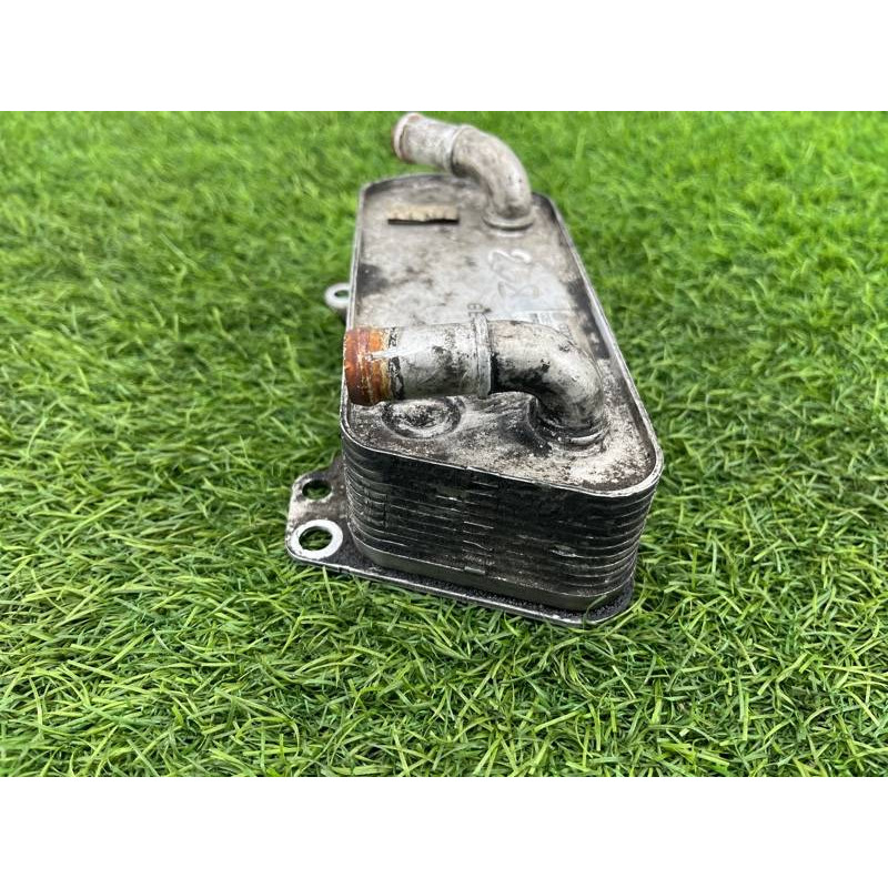 Теплообменник масляного фильтра (двигатель и элементы) Volkswagen Passat B8 2016 2.0 tdi 02E409061D