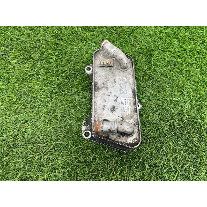 Теплообменник масляного фильтра (двигатель и элементы) Volkswagen Passat B8 2016 2.0 tdi 02E409061D