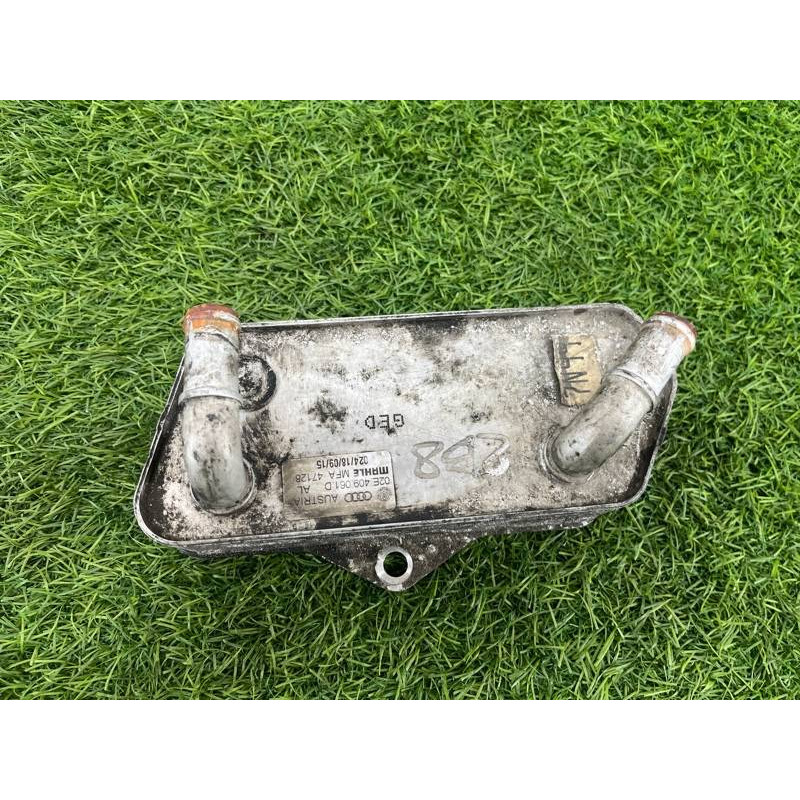 Теплообменник масляного фильтра (двигатель и элементы) Volkswagen Passat B8 2016 2.0 tdi 02E409061D