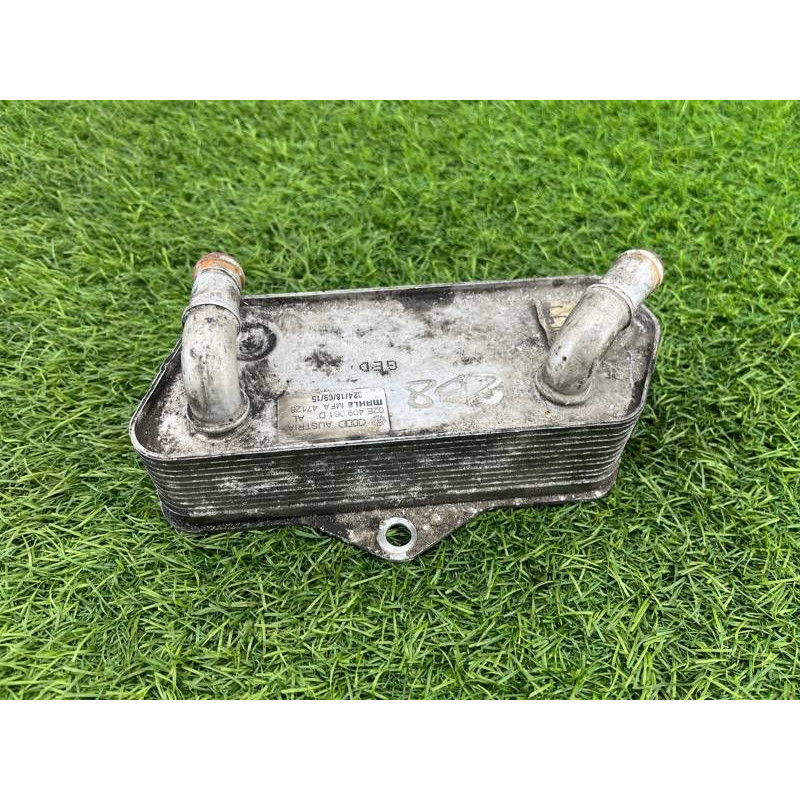 Теплообменник масляного фильтра (двигатель и элементы) Volkswagen Passat B8 2016 2.0 tdi 02E409061D