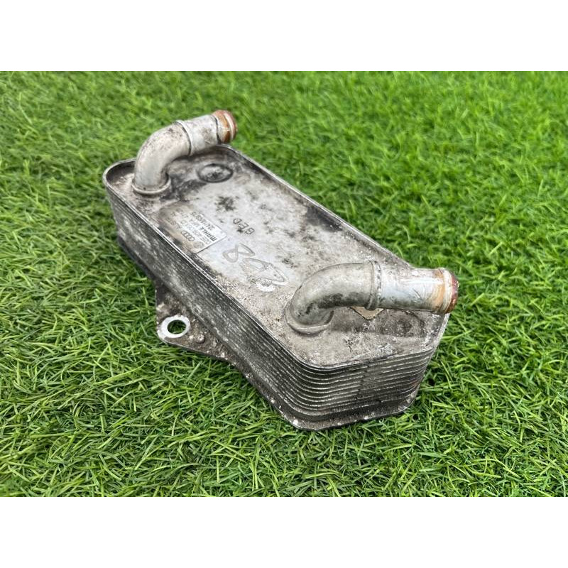 Теплообменник масляного фильтра (двигатель и элементы) Volkswagen Passat B8 2016 2.0 tdi 02E409061D