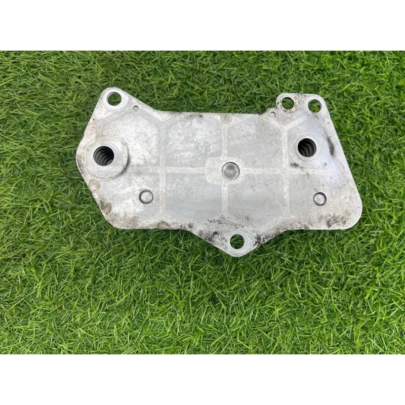 Теплообменник масляного фильтра (двигатель и элементы) Volkswagen Passat B8 2016 2.0 tdi 02E409061D