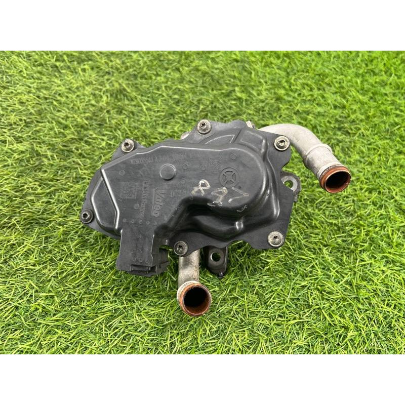 Клапан ЕГР (двигатель и элементы) Volkswagen Passat B8 2016 2.0 tdi 04L131501M