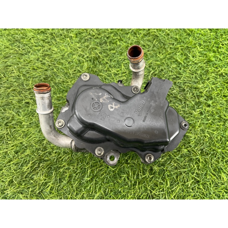 Клапан ЕГР (двигатель и элементы) Volkswagen Passat B8 2016 2.0 tdi 04L131501M