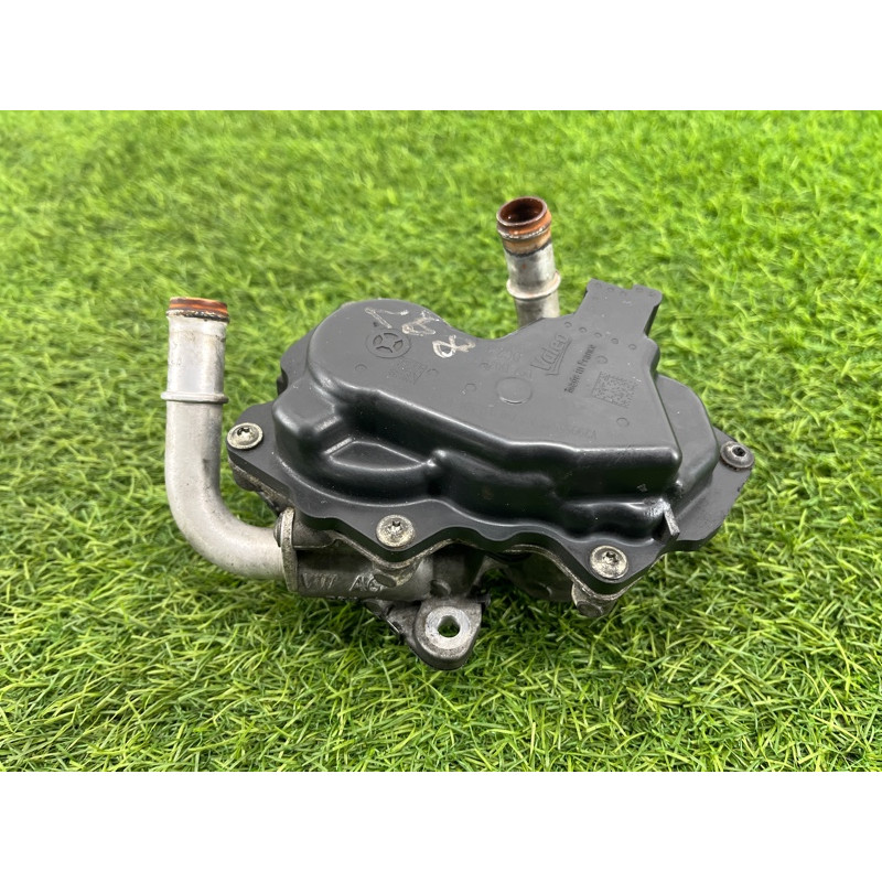 Клапан ЕГР (двигатель и элементы) Volkswagen Passat B8 2016 2.0 tdi 04L131501M