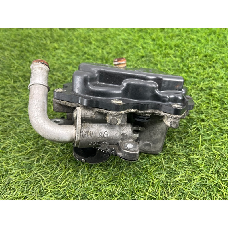 Клапан ЕГР (двигатель и элементы) Volkswagen Passat B8 2016 2.0 tdi 04L131501M