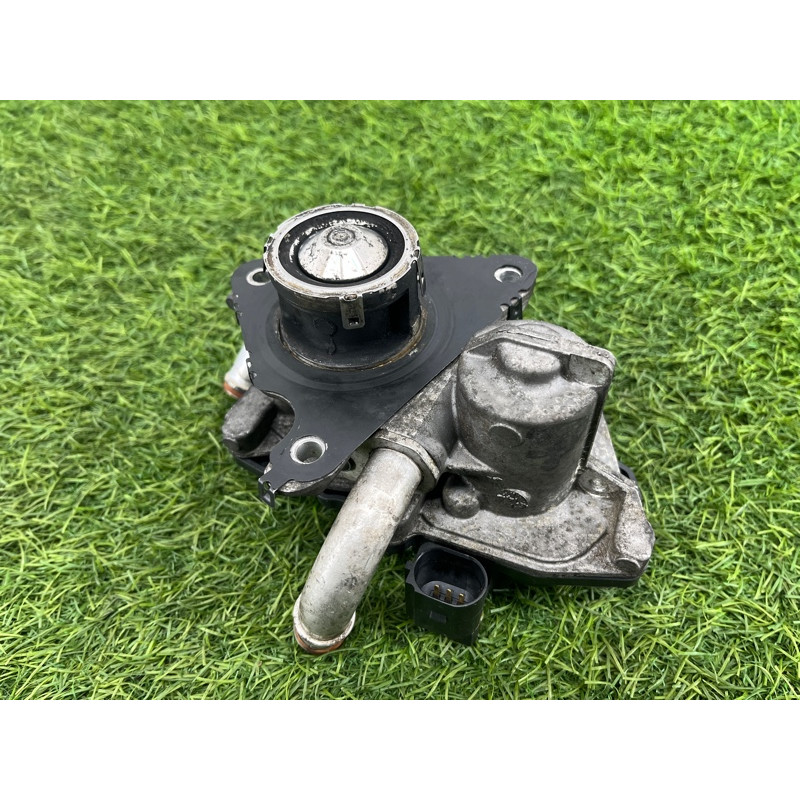 Клапан ЕГР (двигатель и элементы) Volkswagen Passat B8 2016 2.0 tdi 04L131501M