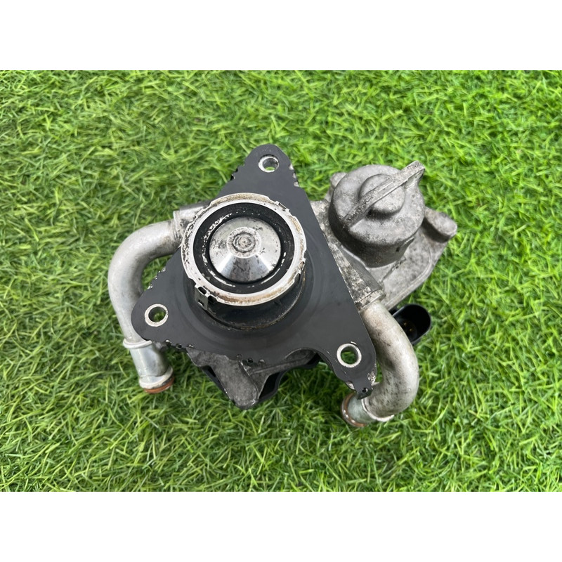 Клапан ЕГР (двигатель и элементы) Volkswagen Passat B8 2016 2.0 tdi 04L131501M