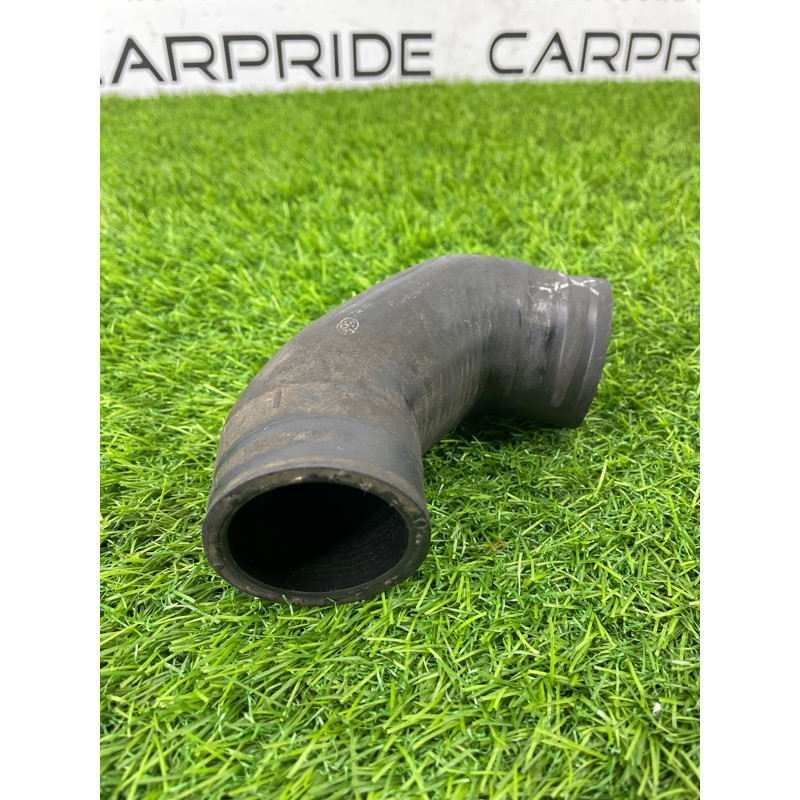 Патрубок (система охлаждения) Volkswagen Passat B8 2016 2.0 tdi 04L131521AF