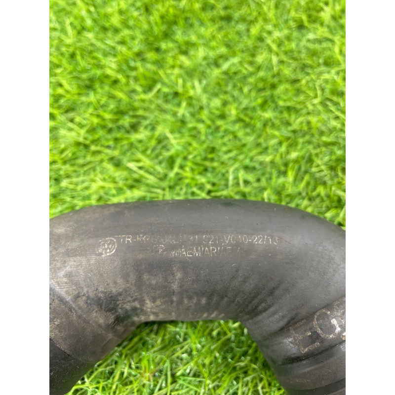 Патрубок (система охлаждения) Volkswagen Passat B8 2016 2.0 tdi 04L131521AF