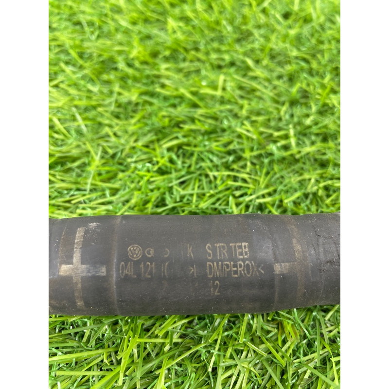 Патрубок (система охлаждения) Volkswagen Passat B8 2016 2.0 tdi 04L121101