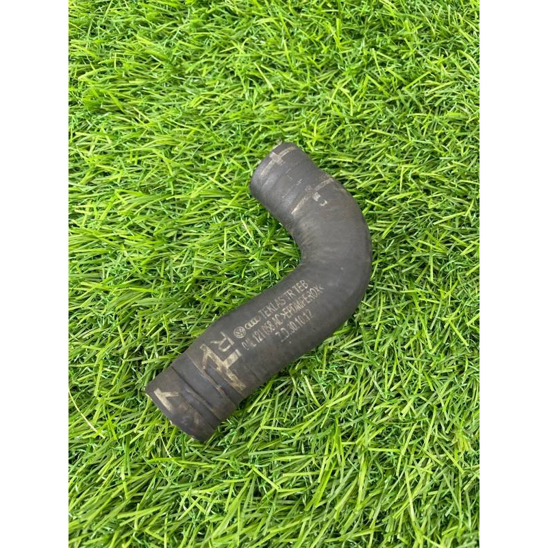 Патрубок (система охлаждения) Volkswagen Passat B8 2016 2.0 tdi 04l121058ac