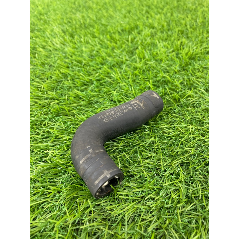 Патрубок (система охлаждения) Volkswagen Passat B8 2016 2.0 tdi 04l121058ac